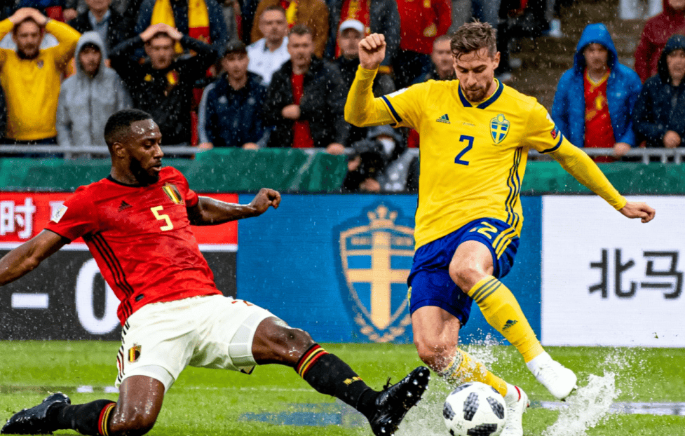 比如球员传, png, 而不会传给