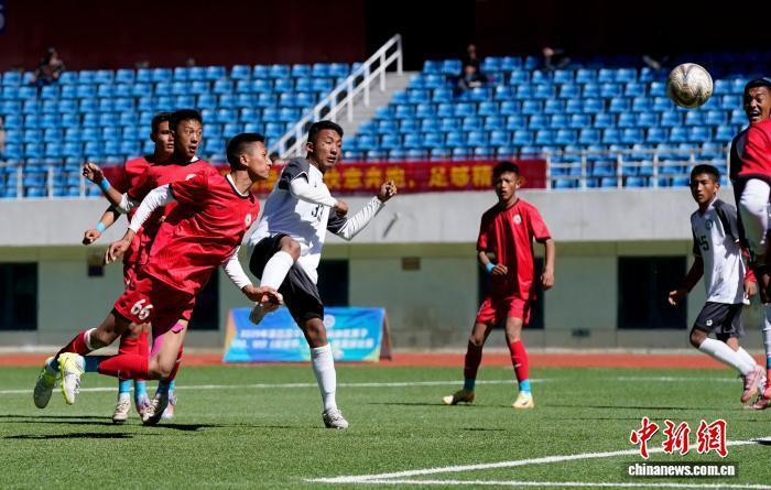 组比赛将持, Exfr, 激烈角逐